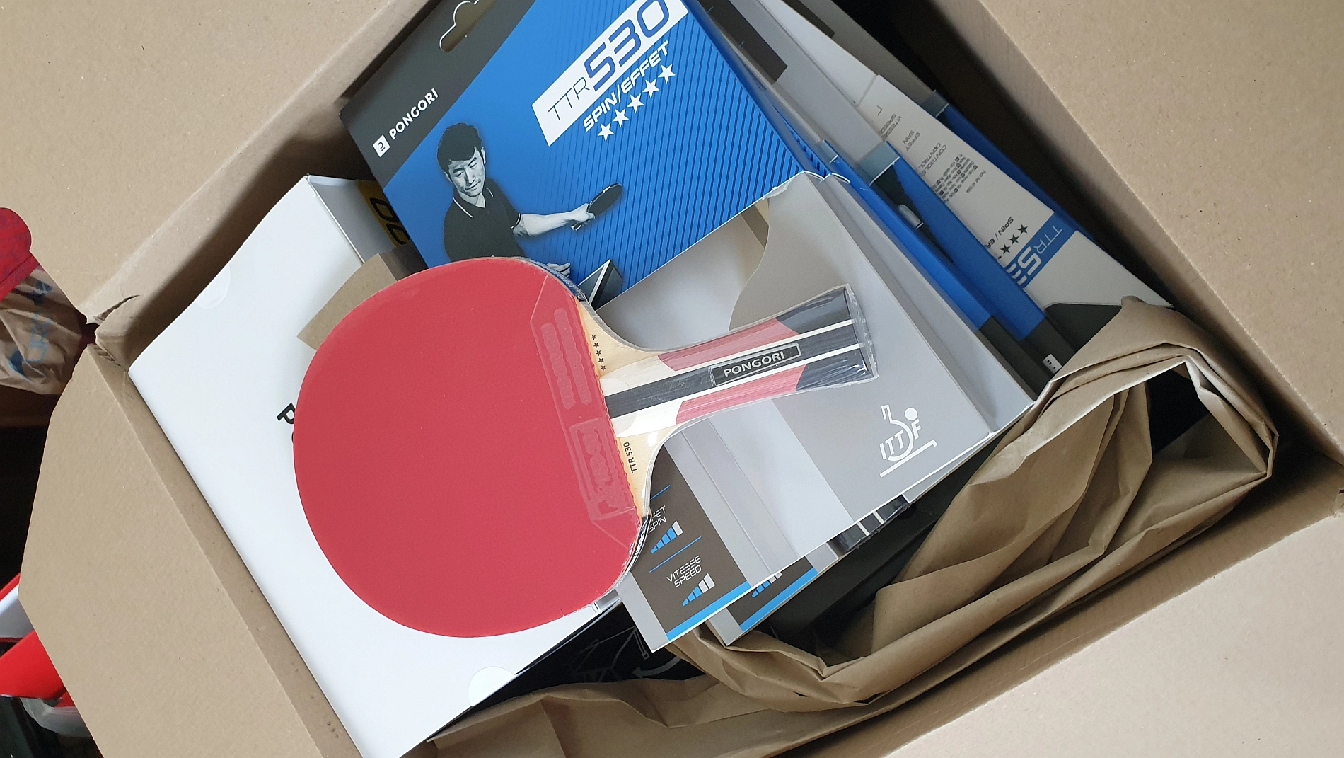 Palete de tenis venite prin dotarea Scolii Gimnaziale Chetris in cadrul PNRR